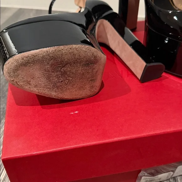 Valentino Garavani Black Platform Heels - Picture 5 of 7